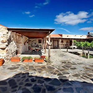 La Gayria Country house
